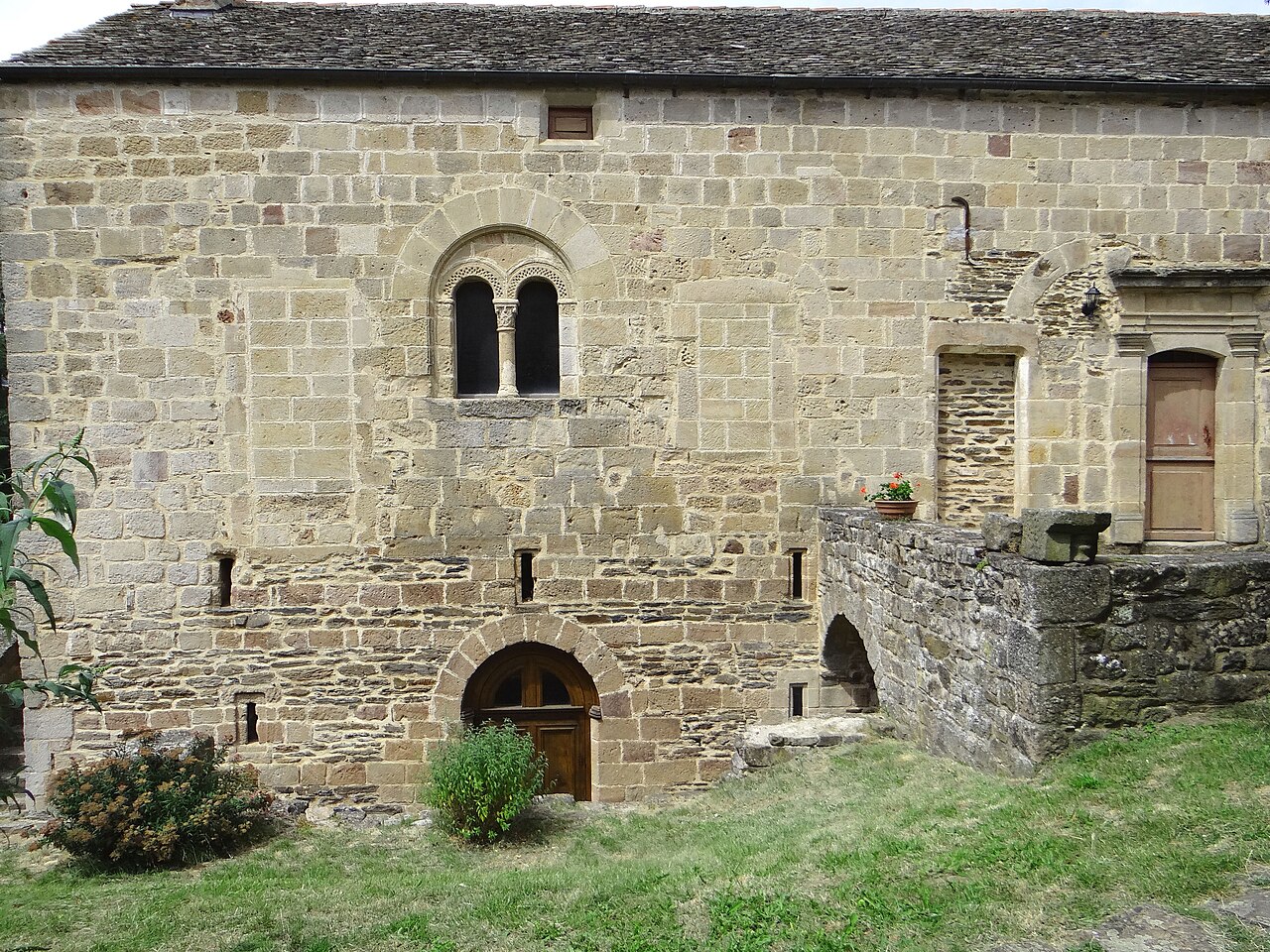 Prieuré Saint-Michel de Castelnau-Pégayrols